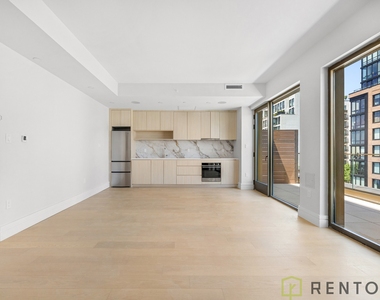 960 Franklin Avenue - Photo Thumbnail 1