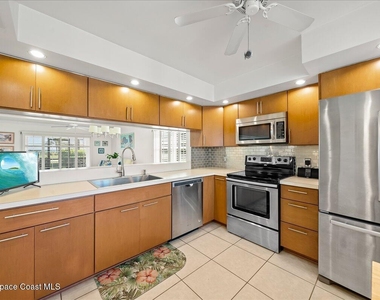 2050 Atlantic Street - Photo Thumbnail 4