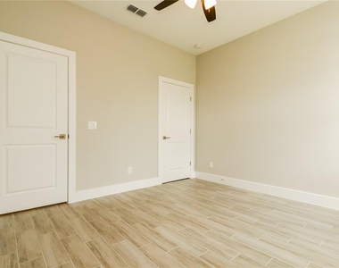 260 Gladiola Court - Photo Thumbnail 9