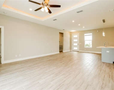 260 Gladiola Court - Photo Thumbnail 3