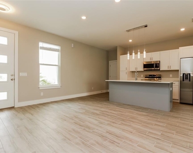 260 Gladiola Court - Photo Thumbnail 2
