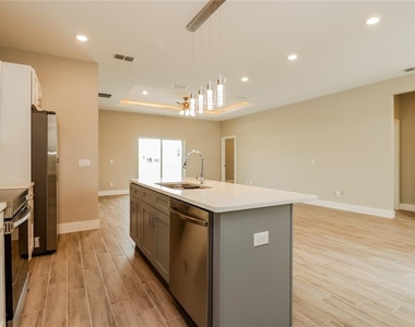 260 Gladiola Court - Photo Thumbnail 4