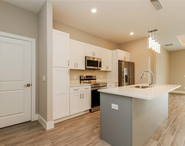 260 Gladiola Court - Photo Thumbnail 6