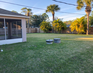 347 Americana Boulevard Ne - Photo Thumbnail 5