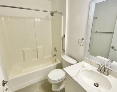 347 Americana Boulevard Ne - Photo Thumbnail 8