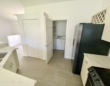 347 Americana Boulevard Ne - Photo Thumbnail 3