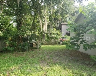 8215 Klondyke Street - Photo Thumbnail 10