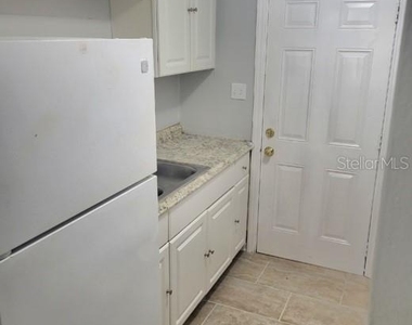 8215 Klondyke Street - Photo Thumbnail 4