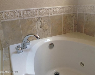 1410 Isabella Drive - Photo Thumbnail 9