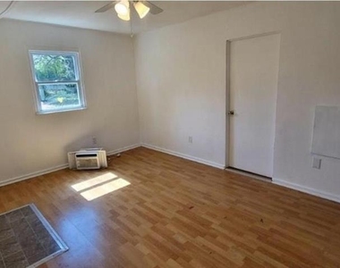 912 Engman Street - Photo Thumbnail 1