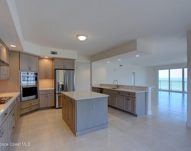 1465 S Harbor City Boulevard - Photo Thumbnail 6
