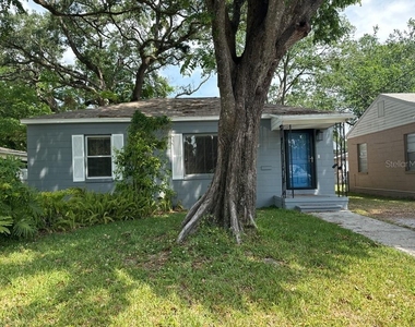 815 W Plymouth Street - Photo Thumbnail 1