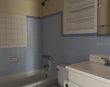 815 W Plymouth Street - Photo Thumbnail 14
