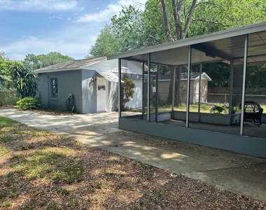 815 W Plymouth Street - Photo Thumbnail 20