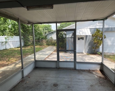 815 W Plymouth Street - Photo Thumbnail 18