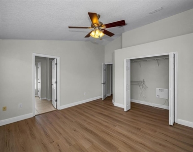 617 52nd Avenue N - Photo Thumbnail 32