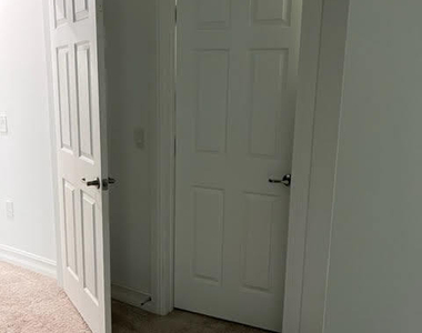 1800 Noel Place - Photo Thumbnail 11