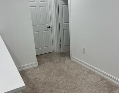 1800 Noel Place - Photo Thumbnail 14