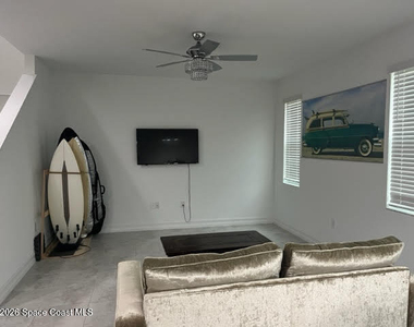 1800 Noel Place - Photo Thumbnail 4