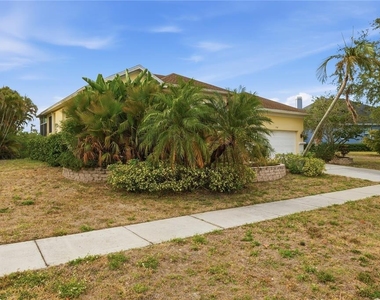 718 Bunker View Drive - Photo Thumbnail 1