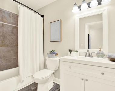 1707 E New Orleans Avenue - Photo Thumbnail 9