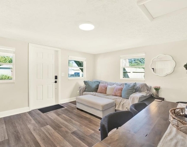 1707 E New Orleans Avenue - Photo Thumbnail 2