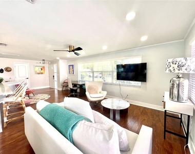 2066 Druid Park Drive N - Photo Thumbnail 8