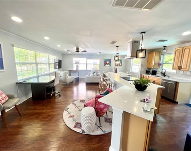 2066 Druid Park Drive N - Photo Thumbnail 10
