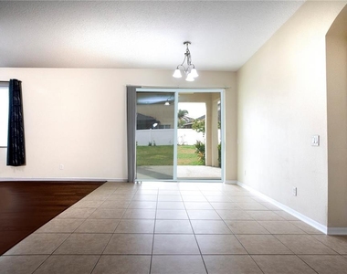1319 Rowantree Drive - Photo Thumbnail 10