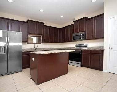 1319 Rowantree Drive - Photo Thumbnail 6
