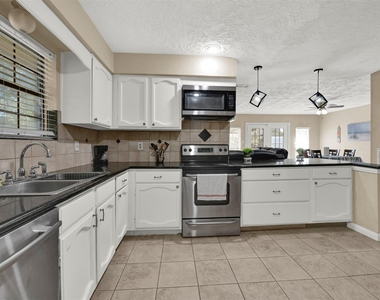 14102 Sylvia Drive - Photo Thumbnail 23