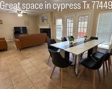 14102 Sylvia Drive - Photo Thumbnail 4