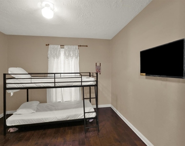 14102 Sylvia Drive - Photo Thumbnail 24