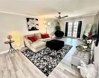 4908 38th Way S - Photo Thumbnail 6