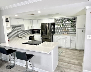 4908 38th Way S - Photo Thumbnail 1