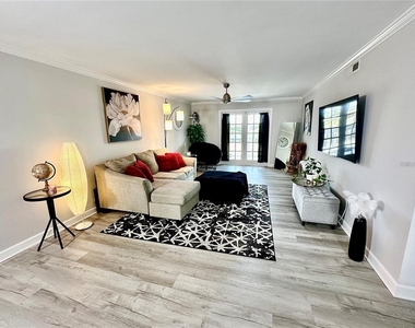 4908 38th Way S - Photo Thumbnail 7
