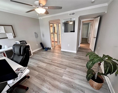 4908 38th Way S - Photo Thumbnail 17