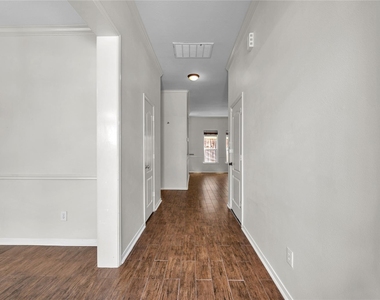 2614 Shady Acres Court - Photo Thumbnail 3