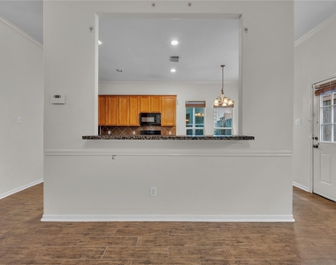 2614 Shady Acres Court - Photo Thumbnail 9