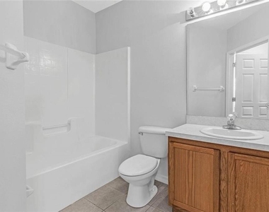 9519 Newdale Way - Photo Thumbnail 12