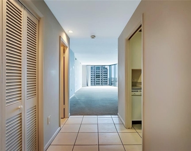 1 Beach Drive Se - Photo Thumbnail 1
