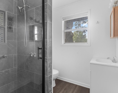 147 9th Street W - Photo Thumbnail 9