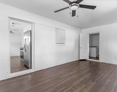 147 9th Street W - Photo Thumbnail 3