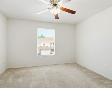1405 Ridge Terrace - Photo Thumbnail 19