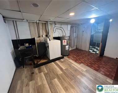 2401 Lawnherst Avenue - Photo Thumbnail 46