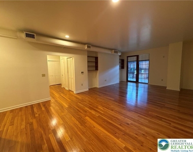 11 W 2nd Street - Photo Thumbnail 6