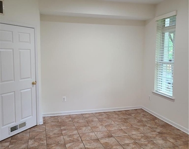 1600 Oakridge Lane - Photo Thumbnail 29