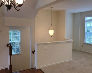 1600 Oakridge Lane - Photo Thumbnail 37