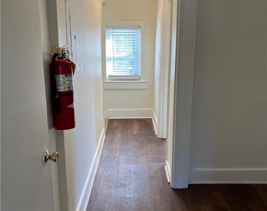 136 E Bushkill Street - Photo Thumbnail 16