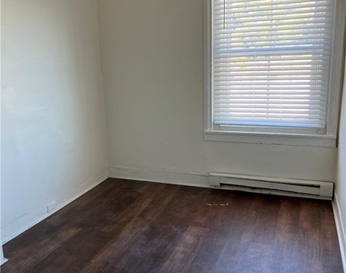 136 E Bushkill Street - Photo Thumbnail 12